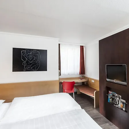Ibis Kassel 2*