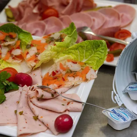 宜必思卡塞麦苏根酒店 2*