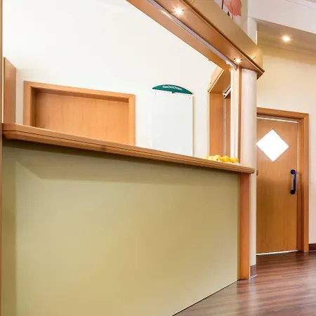 Ibis Kassel Otel 2*