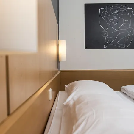 Ibis Kassel Otel 2*